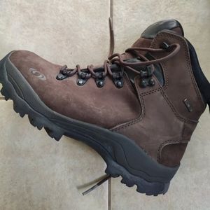 Salomon gortex hiking boots - men's size 8.5